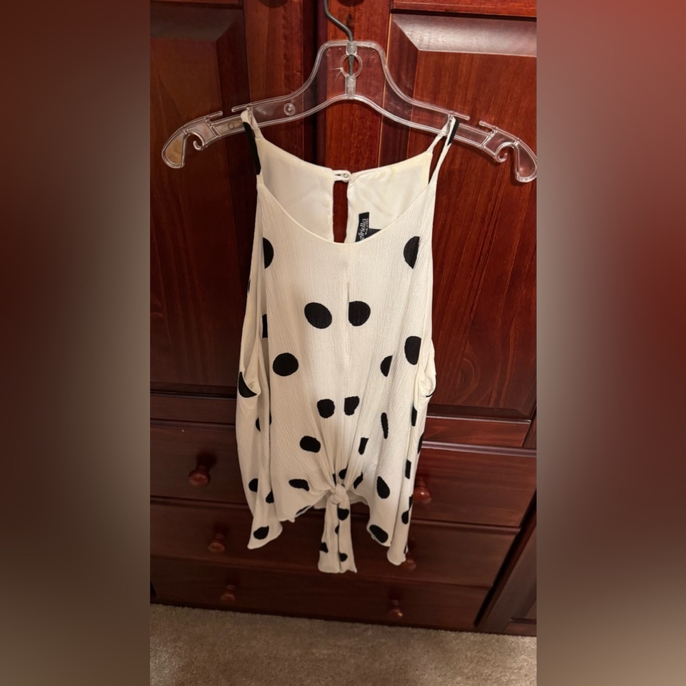 Ariella, Size Large, Polka Dot Top, Never worn